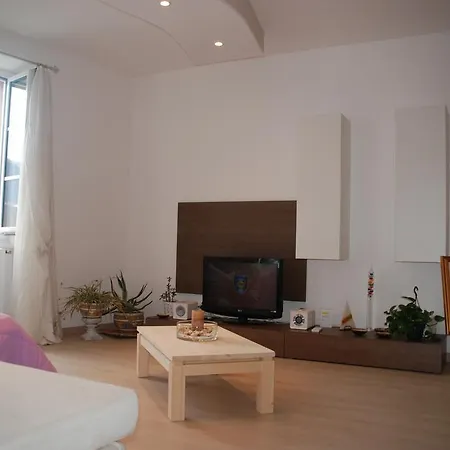 Bella Piazza Apartament Colico